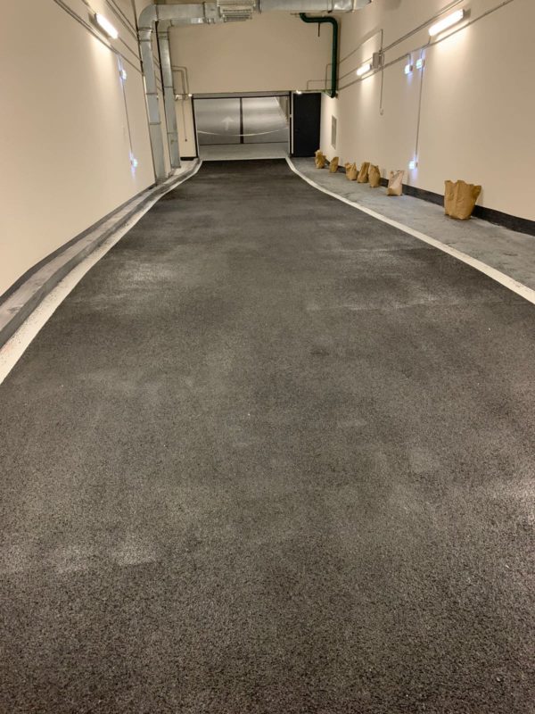 IMG-20221123-WA0004 Выровненный наливной пол для гаража