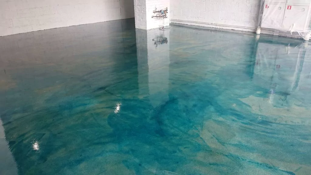 пол в цветочном магазине