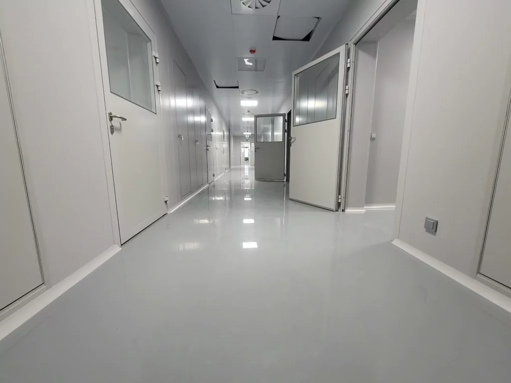 устройство эпоксидного наливного пола в больнице ФГБУ "НМИЦ радиологии"