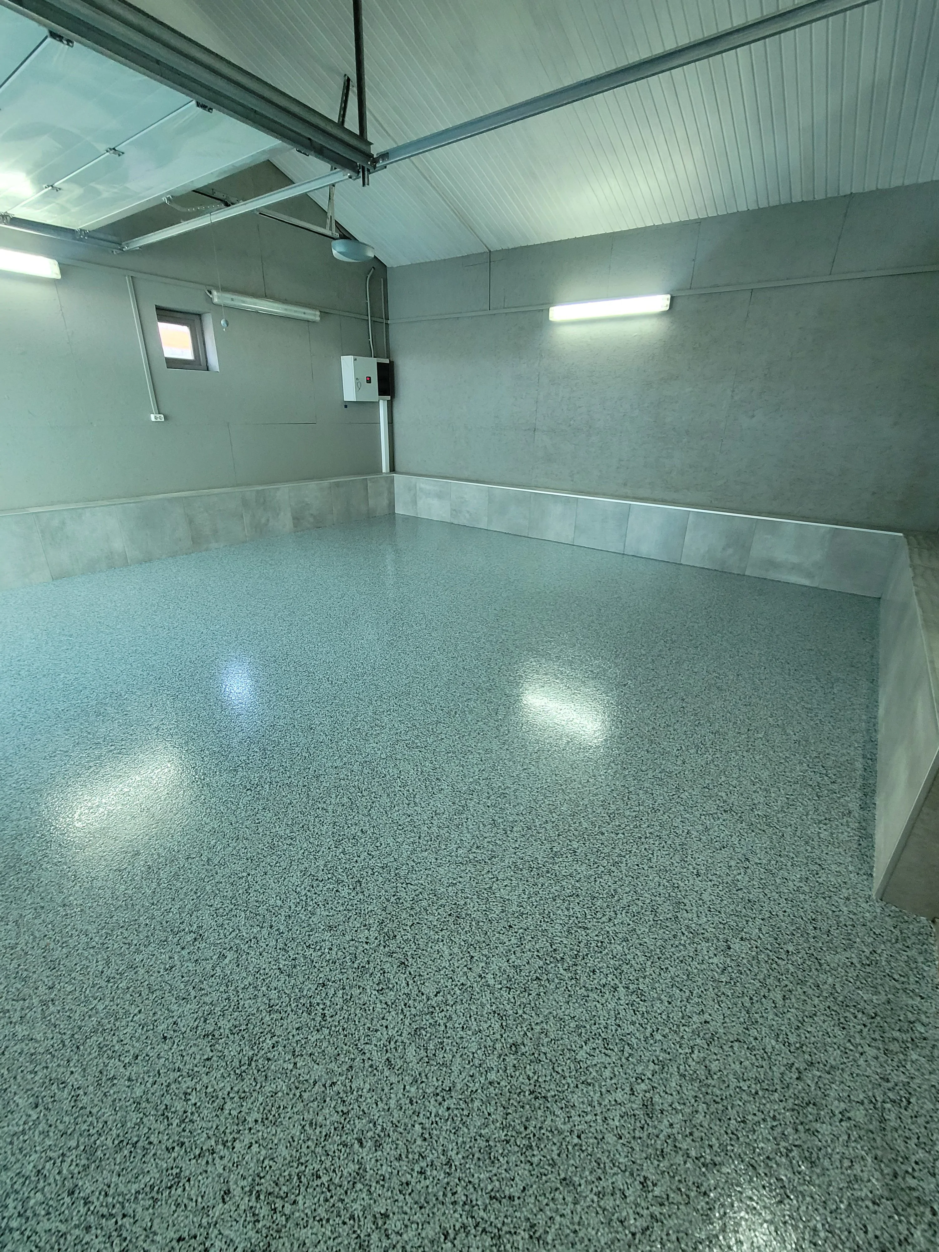 пол в Гараже, МО